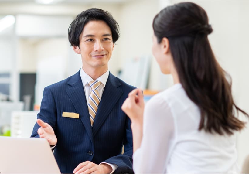 家財や雑草に困っている空き家
